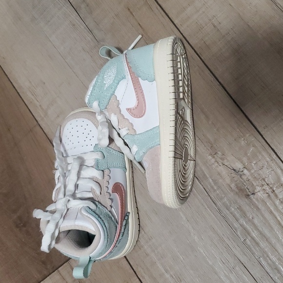 Toddler air jordans - Picture 2 of 7